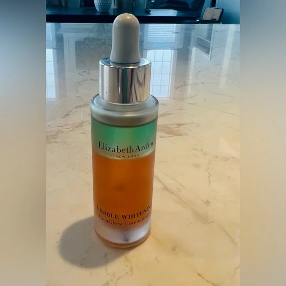 Elizabeth Arden Visibly Brightening CicaGlow Concentrate - Picture 3 of 7